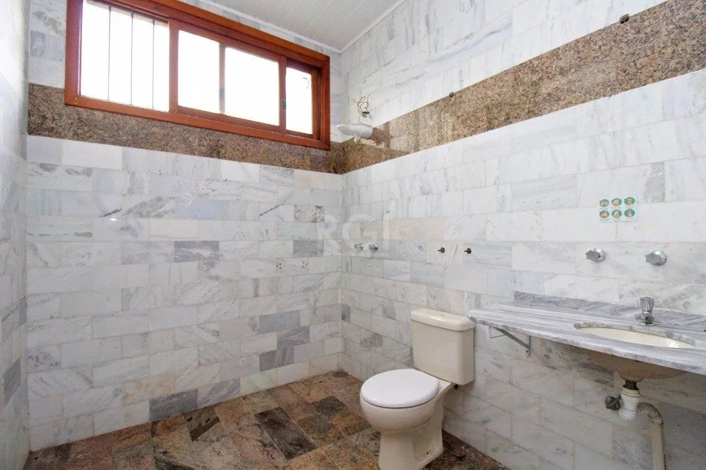 Imagem Casa para Venda - 840m², 7 dormitórios, sendo 3 suites, 8 vagas - Medianeira