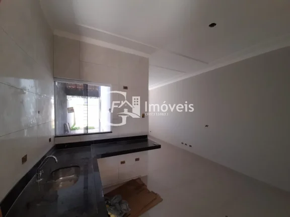 Imagem Linda casa à venda com acabamento impecável e localização privilegiada.