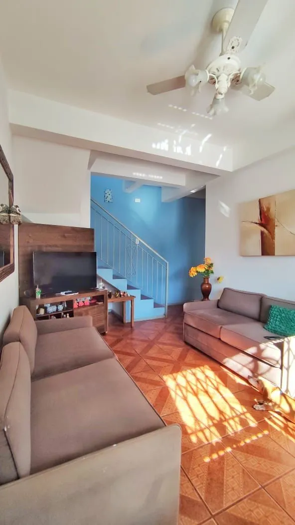 Imagem Casa com 170m², 3 dorm. no bairro Jardim Itu Sabará em Porto Alegre
