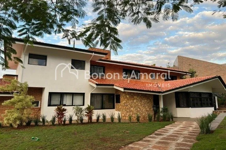Imagem Casa de Condomínio com 500 m² e 4 quartos