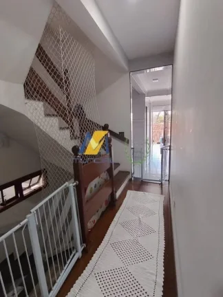 Imagem "Você encontrou o sobrado dos sonhos que sua família merece!"