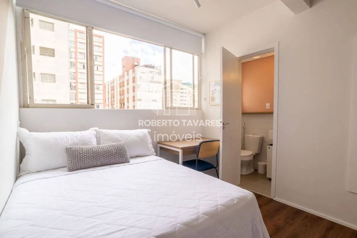 Imagem Apartamento Mobiliado e totalmente Reformado! 145 m2 úteis 5dts e 3 suítes, cozinha aberta para sala - Está a duas quadras da Av. Paulista.