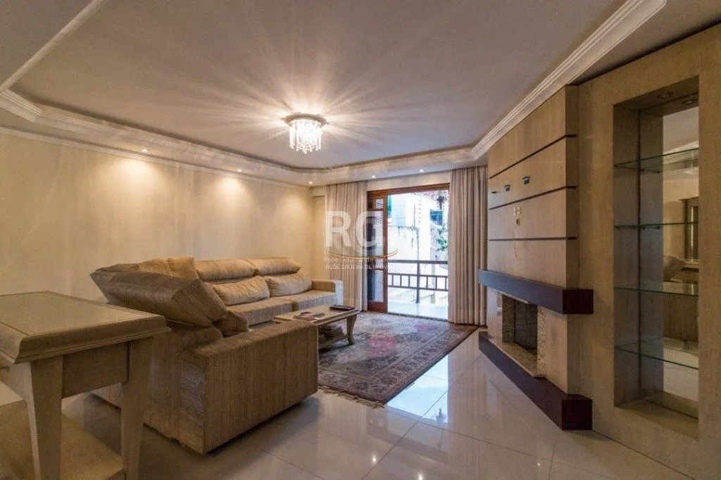 Imagem Sobrado para Venda - 499.98m², 4 dormitórios, sendo 3 suites, 4 vagas - Jardim Ipiranga