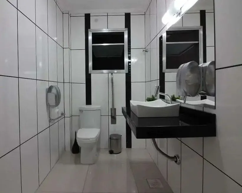Imagem **Oportunidade Única! Ponto Comercial Ocupado à Venda na Tristeza, Porto Alegre, RS**