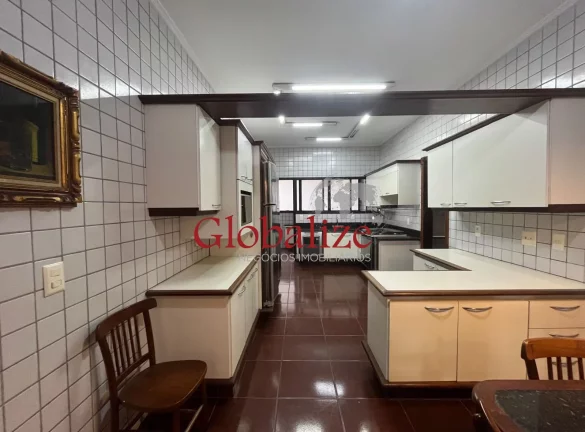 Imagem Apartamento à venda com 252m², 3 suítes, frente mar com sacadas por R$3.000.000,00 no Gonzaga em Santos