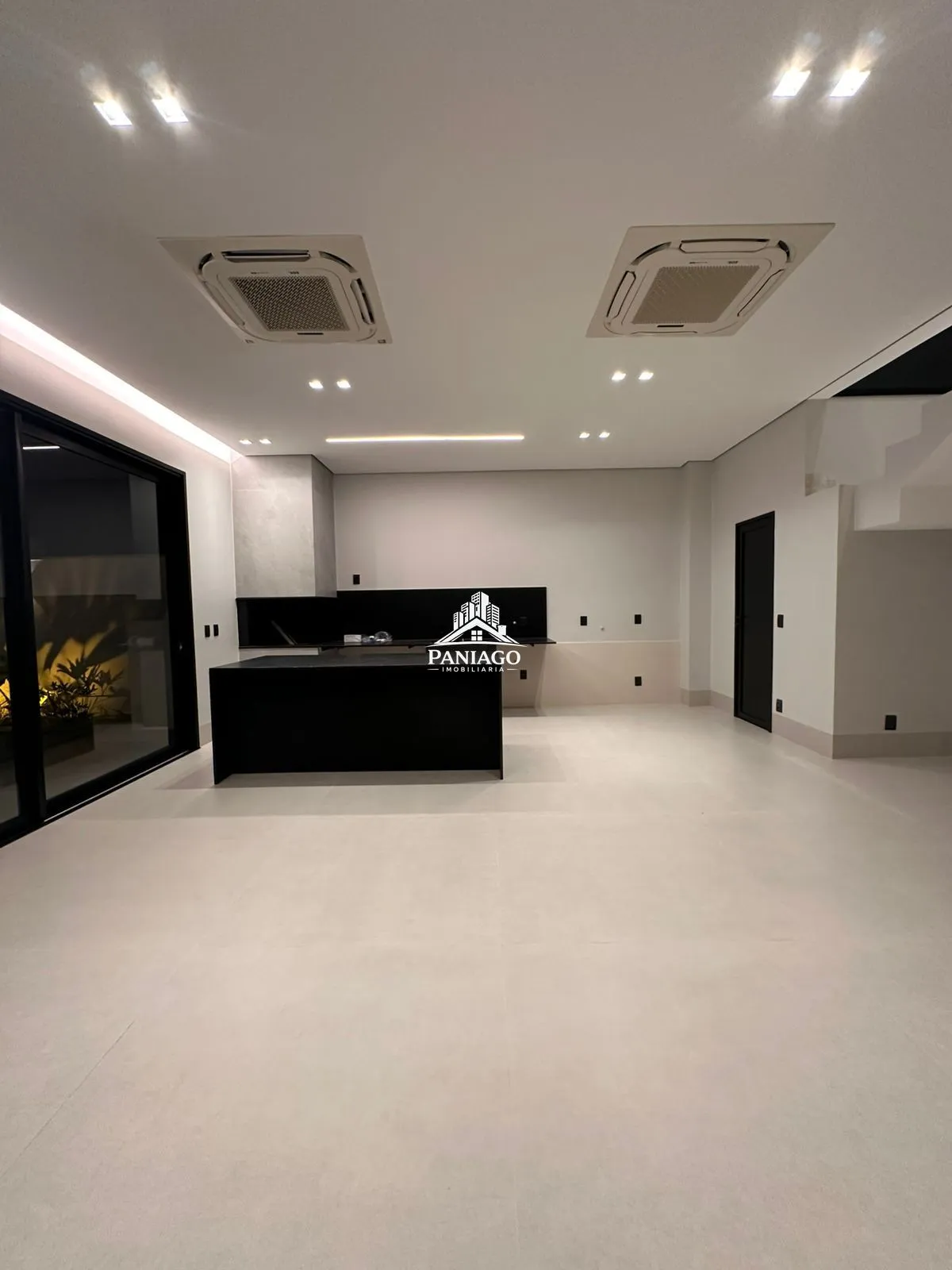 Imagem Casa à Venda no Ginco Florais Pérola | 213m² | 3 Suítes | Piscina Com Hidromassa