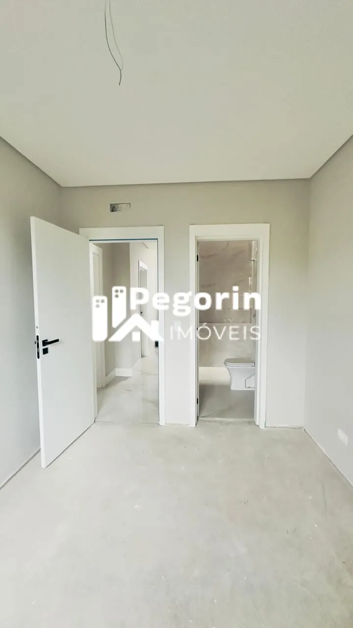 Imagem Sobrado à venda em Pinhais, Centro, com 3 quartos, 253,42m²