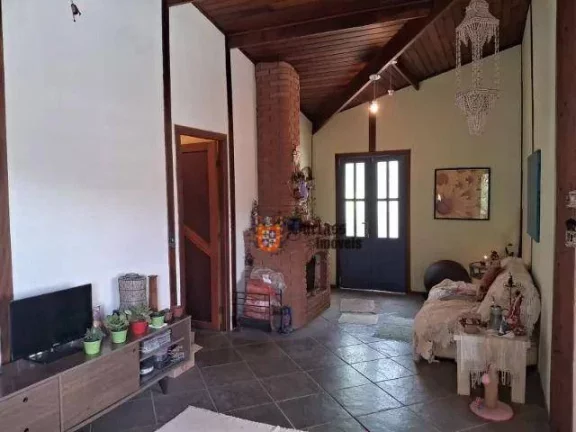 Imagem Casa com 6 dormitórios à venda, 224 m² por R$ 1.100.000,00 - Alpes da Cantareira - Mairiporã/SP