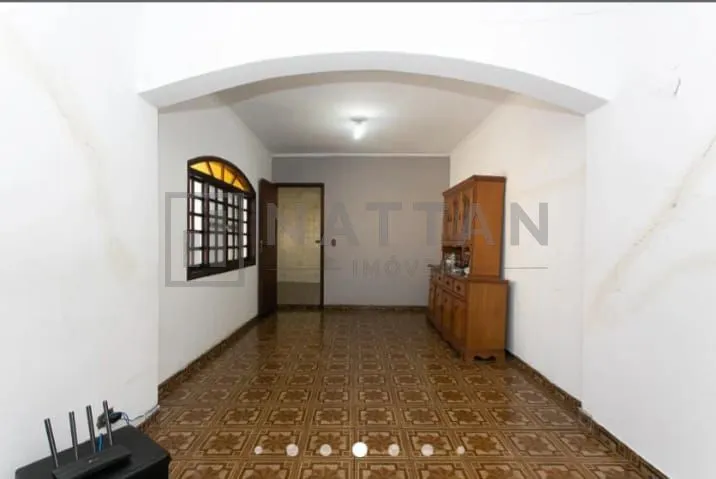 Imagem Casa à venda com 3 dormitórios, 4 banheiros, salão de festas e terreno de 208 m²