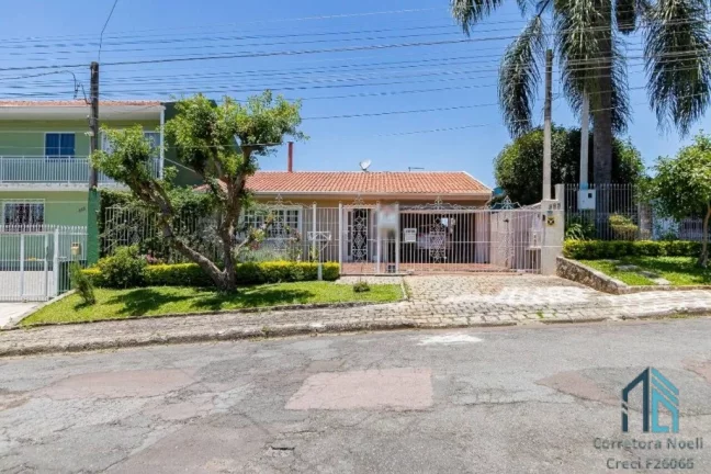 Imagem Casa térrea com área de lazer, 03 quartos sendo 02 suítes, no Santa Cândida em Curitiba PR