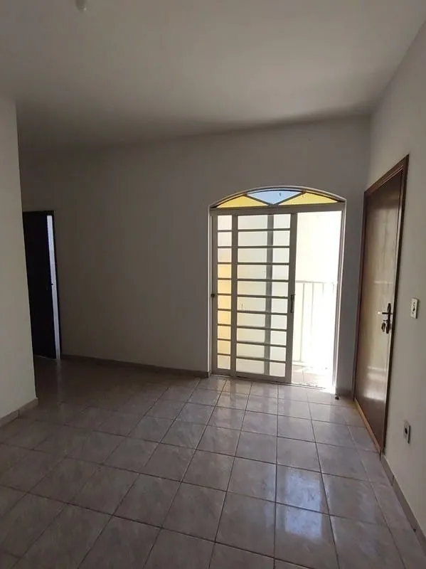 Imagem Prédio inteiro com 04 aptos e salão comercial - J.do Vale, Guaratinguetá - SP