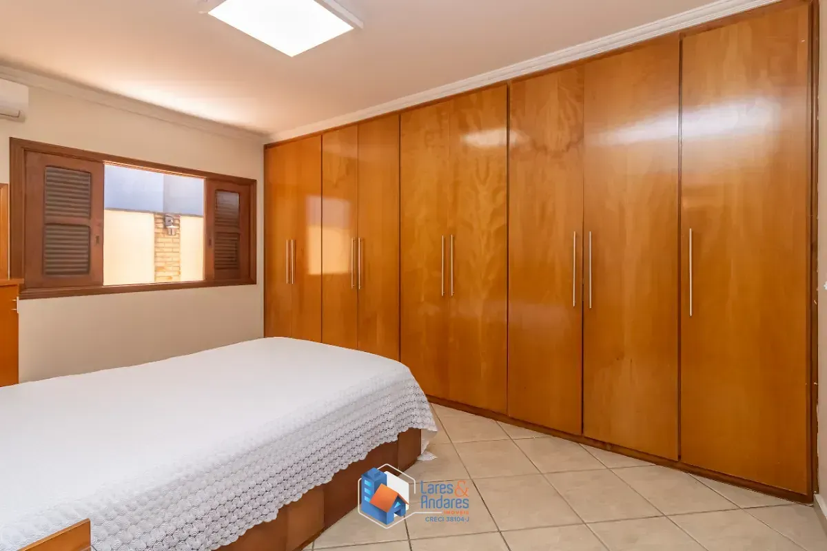 Imagem Casa para venda em Jardim São José (Zona Norte) com 4 quartos, sendo 2 suítes, 202m²