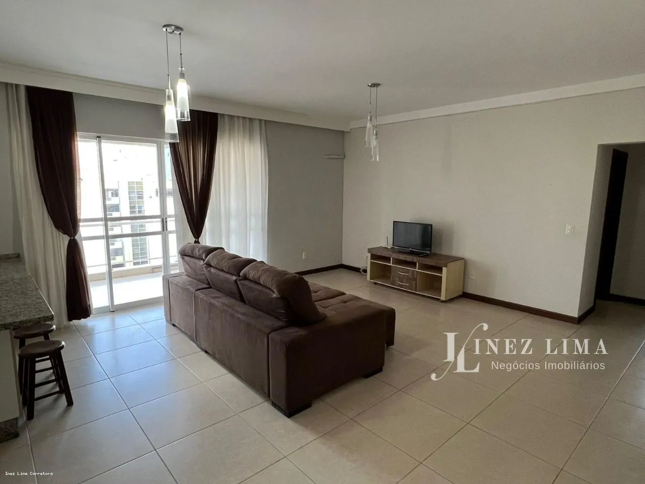 Imagem Apartamento 4 dormitórios para Locação em Itapema, Meia Praia, 4 dormitórios, 1 suíte, 2 banheiros, 2 vagas