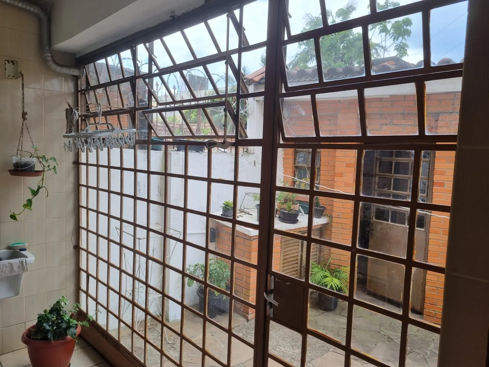 Imagem Casa / Sobrado bem grande 266 m² - Vila João Pessoa - Porto Alegre - Preço bem atrativo