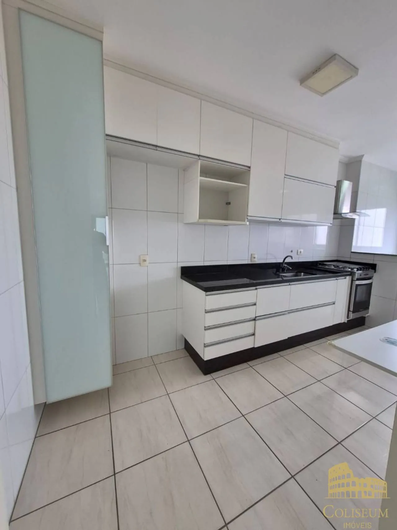 Imagem Apartamento com 2 dormitórios para alugar, 82 m² por R$ 3.700,00/mês - Vila Assunção - Praia Grande/SP