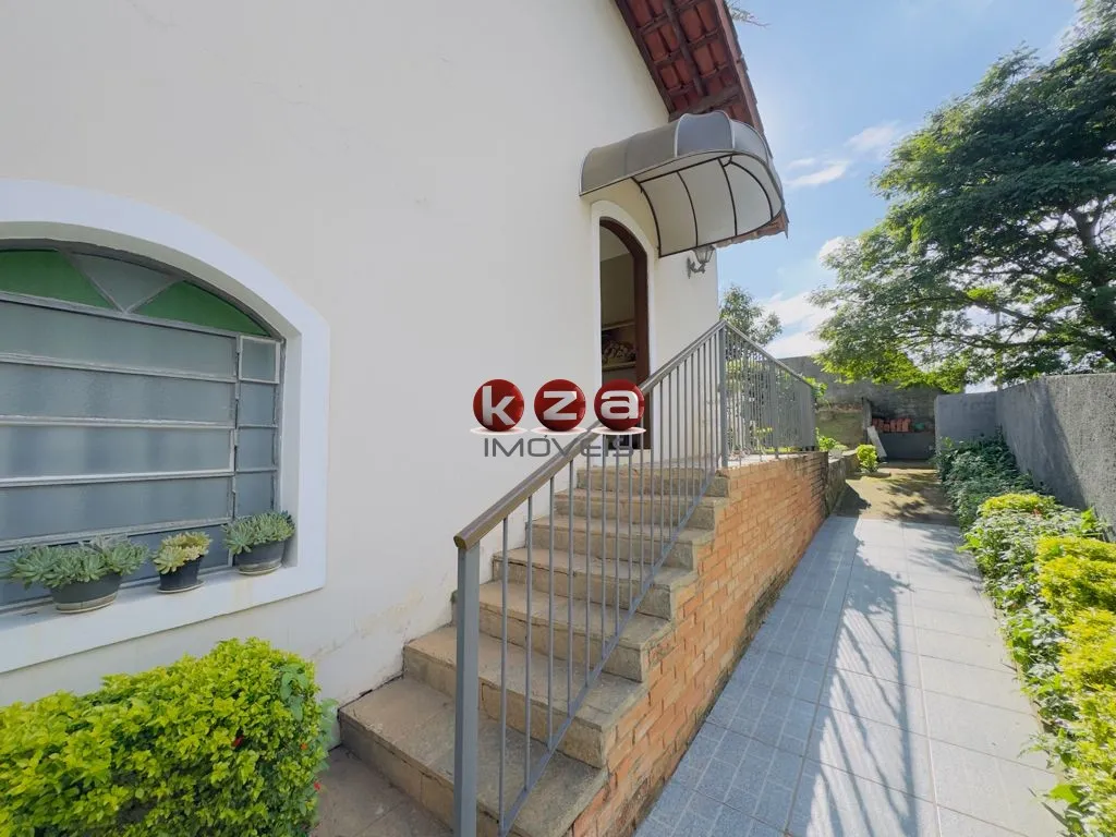 Imagem Casa à venda em Valinhos-SP, Jardim Santo Antônio! 3 quartos, 1 suíte, 2 salas, 3 banheiros, 2 vagas, 211m².