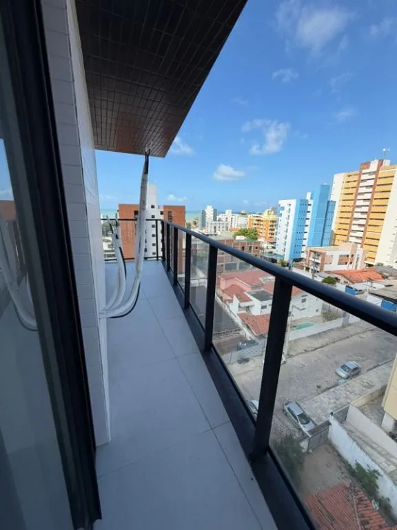Imagem Apartamento de 72 m² em Manaíra, a 350 m da praia, com 2 quartos, suíte, varanda e condomínio completo.