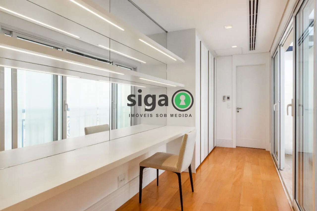 Imagem Apartamento Alto Padrão no Itaim Bibi de 3 Quartos com 5 Vagas - 275m² à Venda.