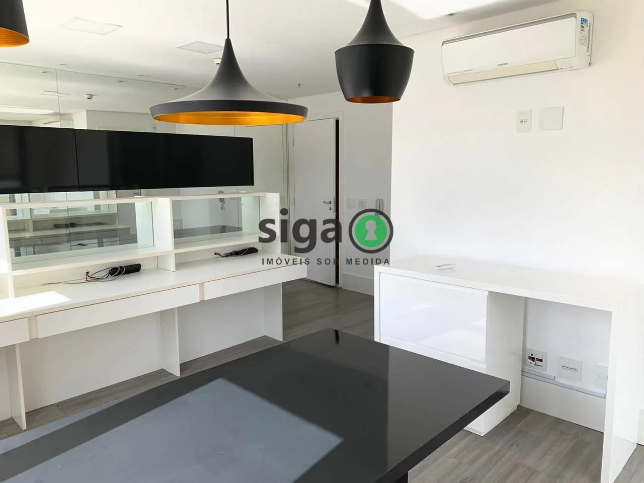 Imagem Conjunto Comercial Mobiliado no Vertex Moema com Vaga e Varanda.