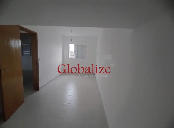 Imagem Sobrado com 2 dormitórios, sendo 1 suíte no bairro do Estuário em Santos por R$515.000,00