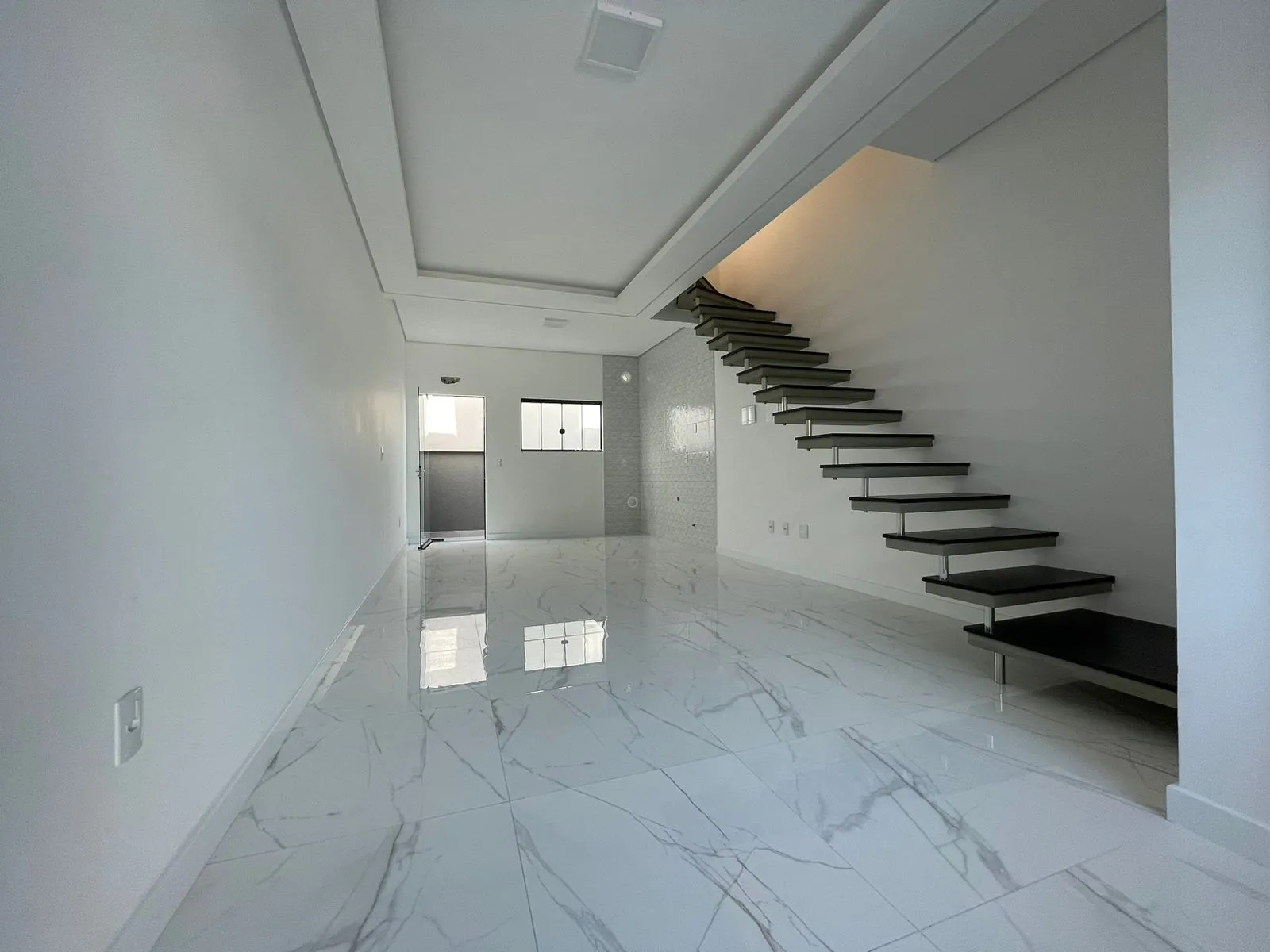 Imagem Casa à venda com 76m2 por R$ 649.000,00