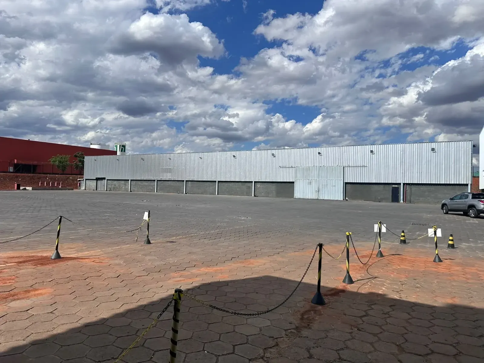 Imagem Galpão para Alugar, 2.570 m² em  - 