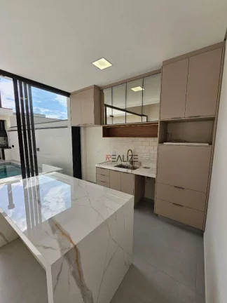 Imagem Casa térrea moderna com escritório e 3 suítes à venda, 195 m² por R$ 1.640.000 - Condomínio Fechado - Indaiatuba/SP