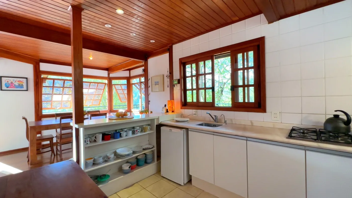 Imagem Casa em Condomínio para Venda em Petrópolis / RJ no bairro Cuiabá