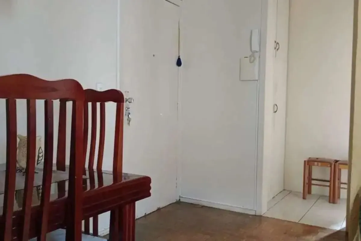 Imagem Apartamento com 2 dormitórios semimobiliado.