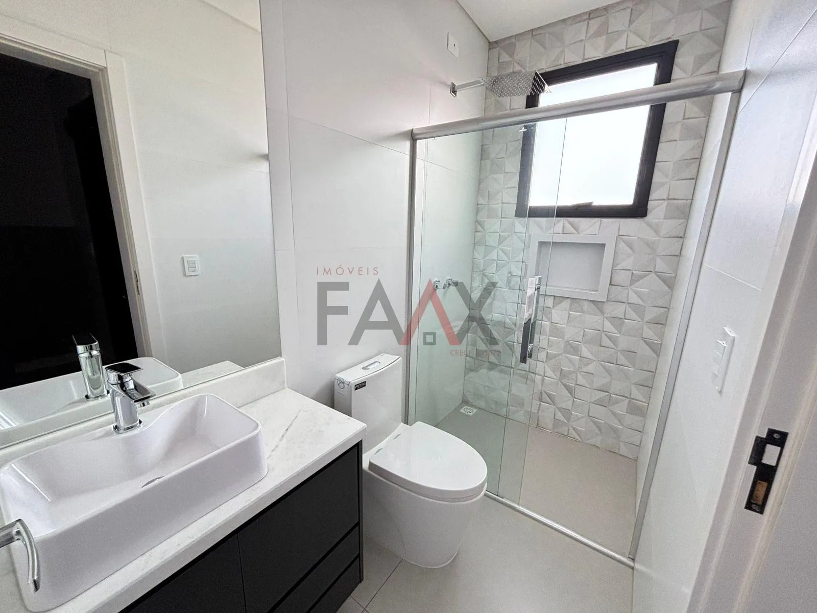 Imagem Sobrado de alto padrão disponível para locação no Alto da XV. 235 m²