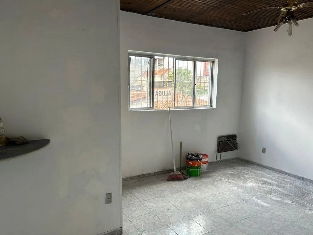 Imagem Galpão Comercial na Vila Antonieta - São Paulo-SP 380m² - 5 Banheiros Venda ou Locação