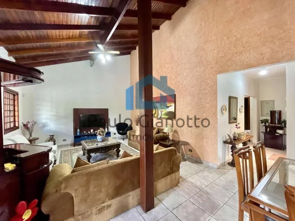 Imagem Casa de Luxo na Chácara dos Lagos Granja Viana