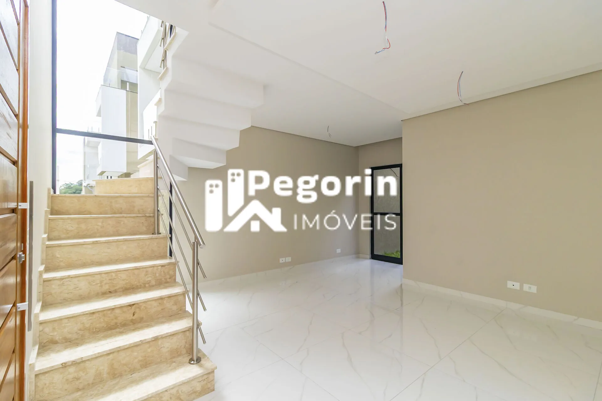 Imagem Sobrado à venda em Curitiba, Uberaba, com 3 quartos, 107,00m²