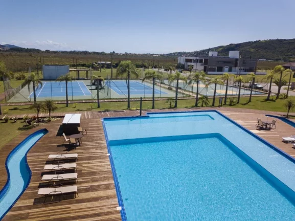 Imagem Terreno de 600m² no Condomínio Garopaba Internacional: Luxo, Conforto e Segurança!