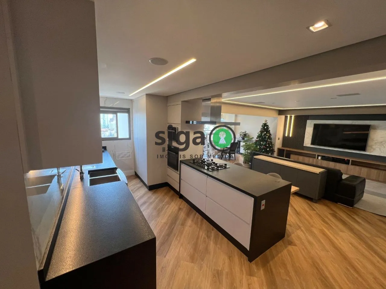 Imagem Apartamento com 149m2, 3 Suites, 4 banheiros 2 vagas demarcadas e deposito de 3m2