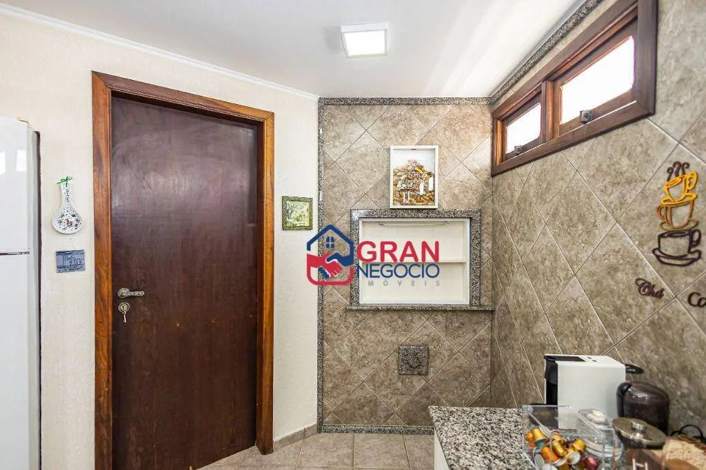 Imagem Casa Térrea Com Amplo Terreno - Santa Felicidade