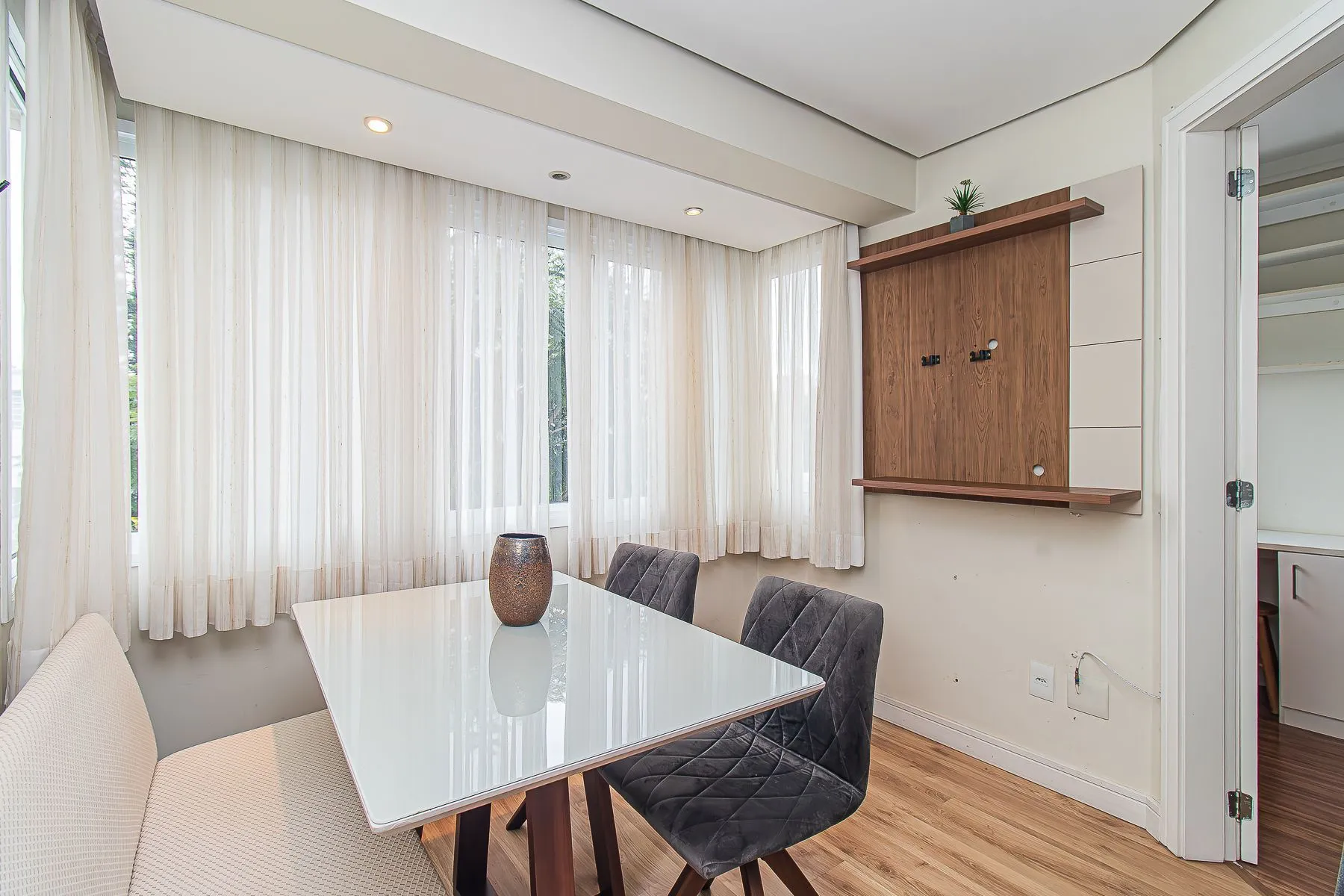 Imagem Apartamento 1 dormitório, lavabo e suite, vaga de garagem , 44m2