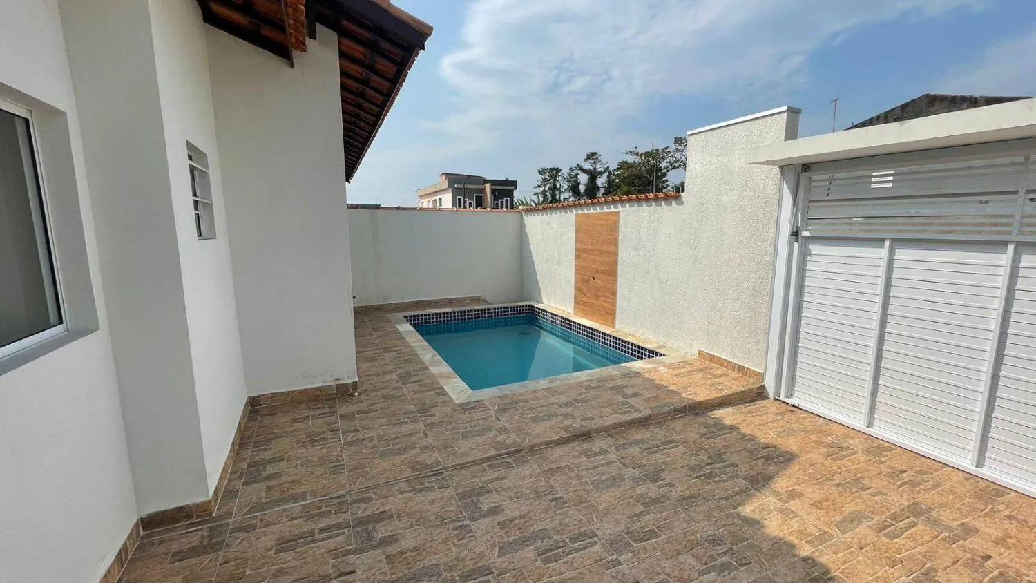 Imagem CASA NOVA 3 DORM COM PISCINA LADO PRAIA EM ITANHAEM