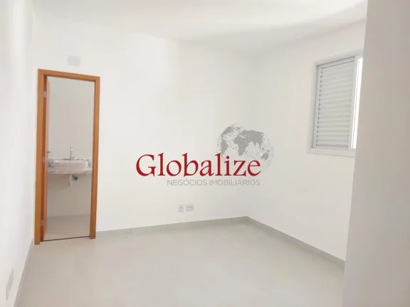 Imagem Bela Casa Alta Duplex em Santos no bairro Campo Grande com 3 dormitórios, churrasqueira e piscina por R$ 1.250.000,00