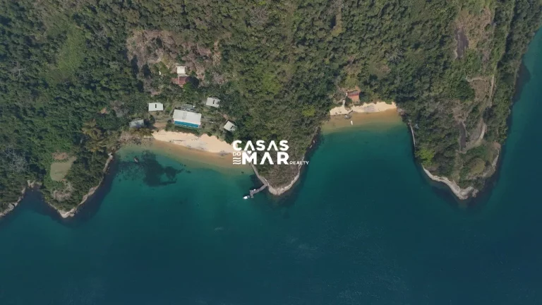 Imagem Terreno de 628,91 hectares com praia paradisíaca em Angra dos Reis-RJ, documentação completa e aceita incorporação.