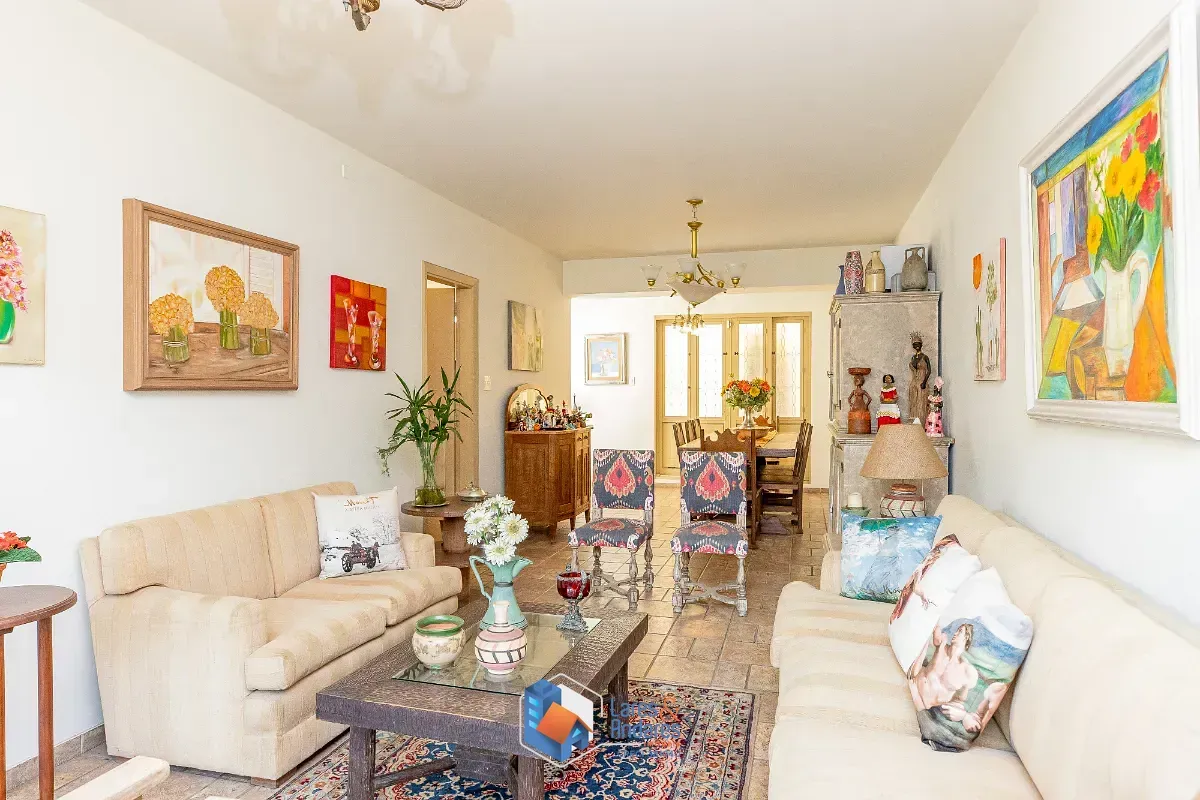 Imagem Sobrado para venda em Jardim das Bandeiras com 3 quartos, 232m²