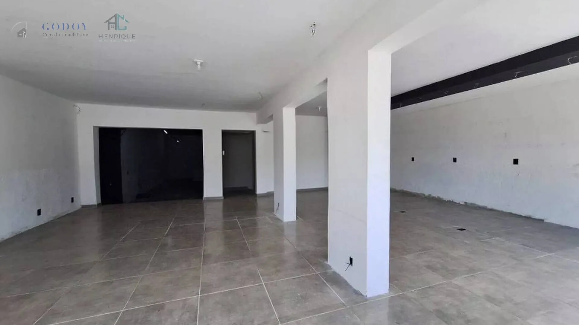 Imagem Ponto Comercial / Galpão para Locação - Pindamonhangaba