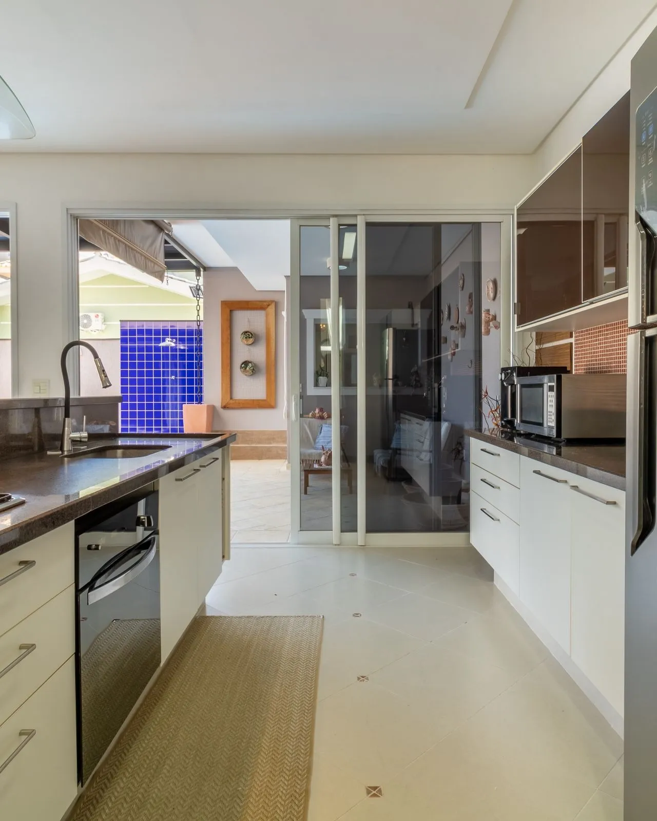 Imagem Sobrado com 3 suítes, piscina aquecida e suíte master de 60 m² no Sunset Condomínio Residencial