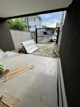 Imagem Geminado com 3 suítes e 2 vagas de garagem - Saguaçu | Joinville/SC