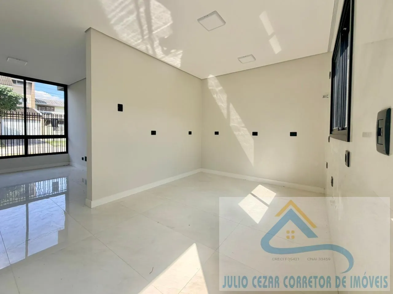 Imagem Sobrado para Venda em São José dos Pinhais, Cidade jardim, 3 dormitórios, 1 suíte, 2 banheiros, 2 vagas