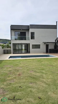 Casa à venda Pronta para morar no Condomínio Shambala II em Atibaia