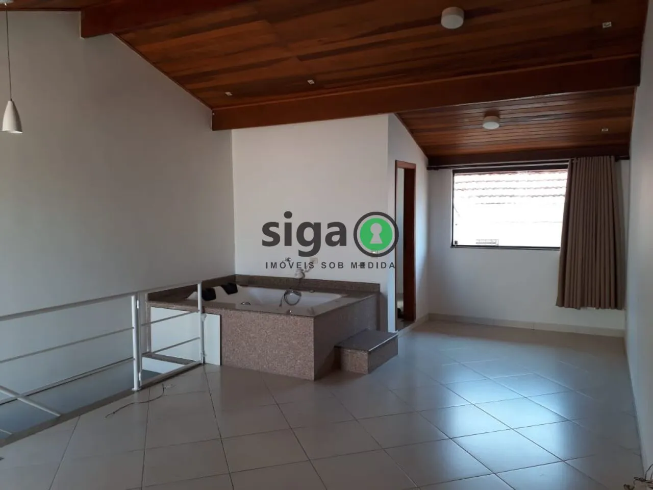 Imagem Sofisticação e Exclusividade em Casa Triplex no Bosque da Saúde