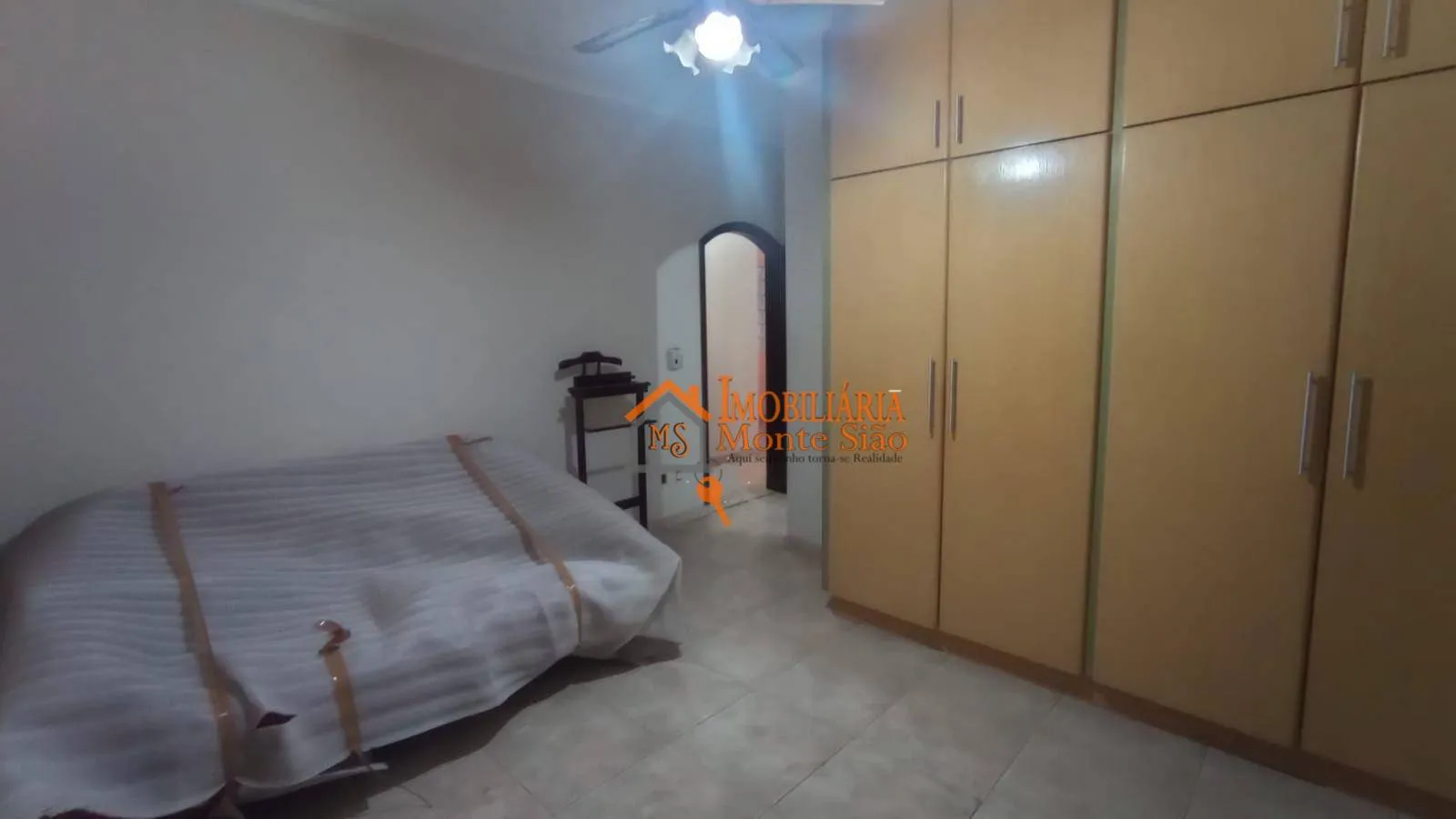 Imagem Sobrado com 5 dormitórios à venda, 570 m² por R$ 1.500.000,00 - Jardim Santa Mena - Guarulhos/SP
