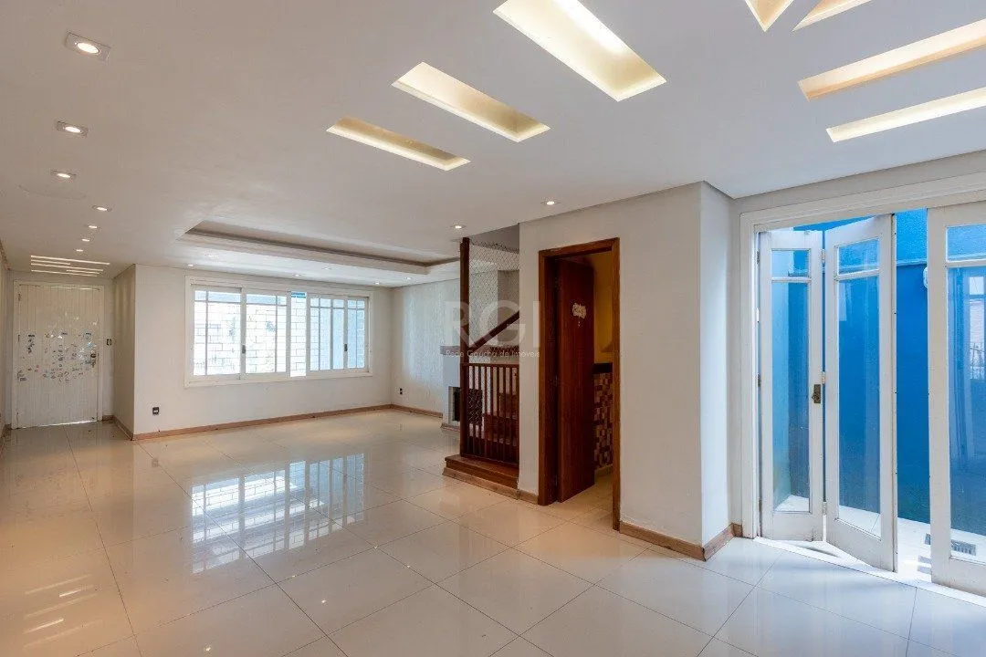 Imagem Casa para Venda - 205.81m², 3 dormitórios, sendo 1 suites, 2 vagas - Ipanema