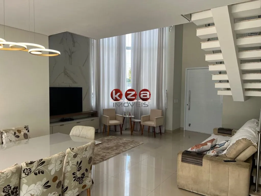 Imagem Linda Casa a venda no Condomínio Villa do Sol em Valinhos - 3 suítes, 2 salas, 5 banheiros, piscina e gourmet, 4 vagas, 230m².